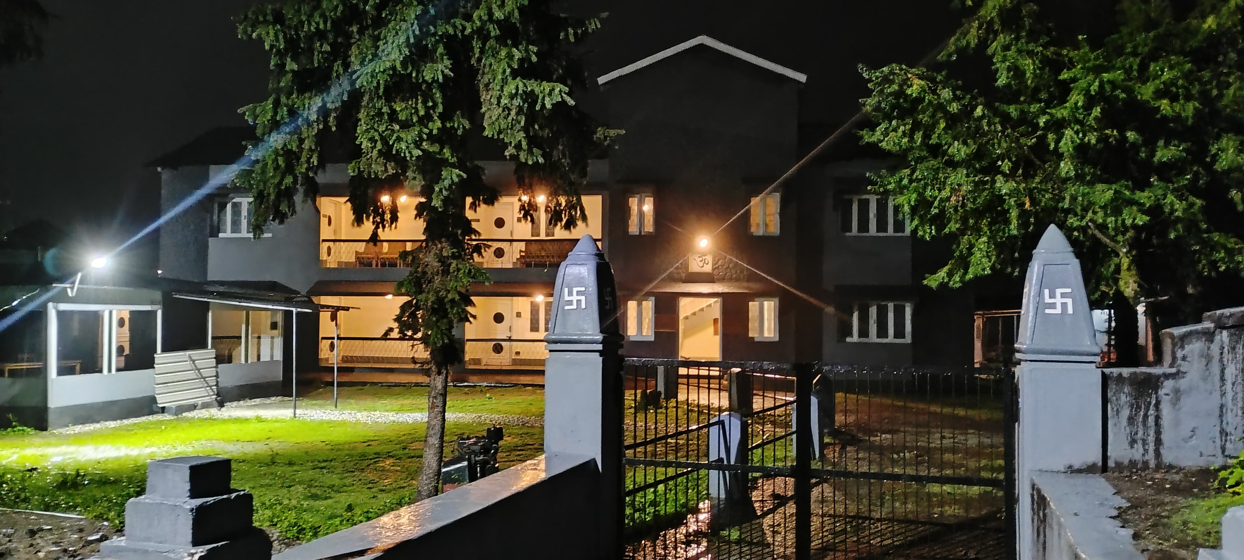 hotels in janki chatti Yamunotri